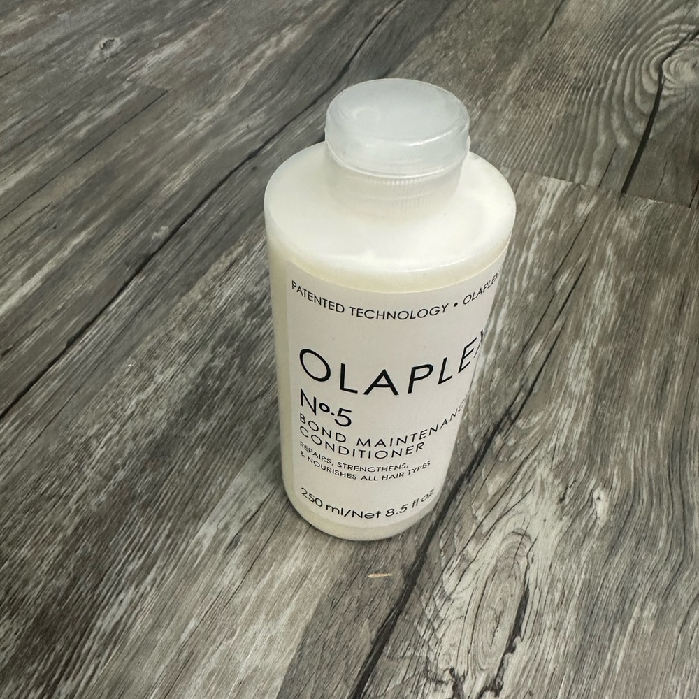 NWT Olaplex No 5 Bond Maintenance Conditioner